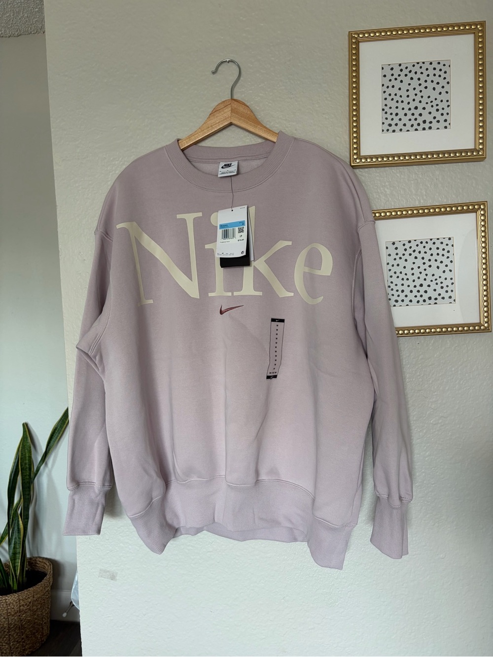 NWT Nike women’s retro Platinum purple Crewneck Sweatshirt